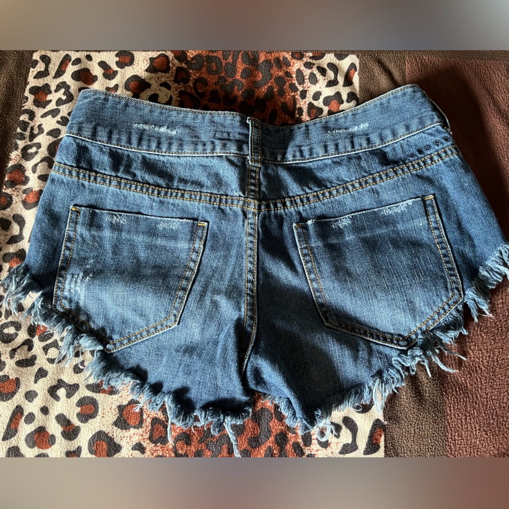 Billabong short shorts